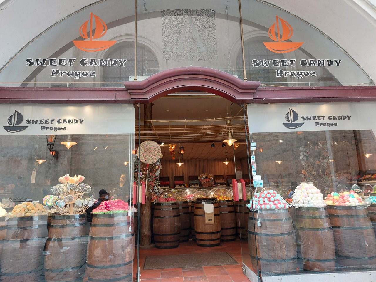 Prague---Alley-near-Krizovnicke-Square-1-Candy-shop.jpg