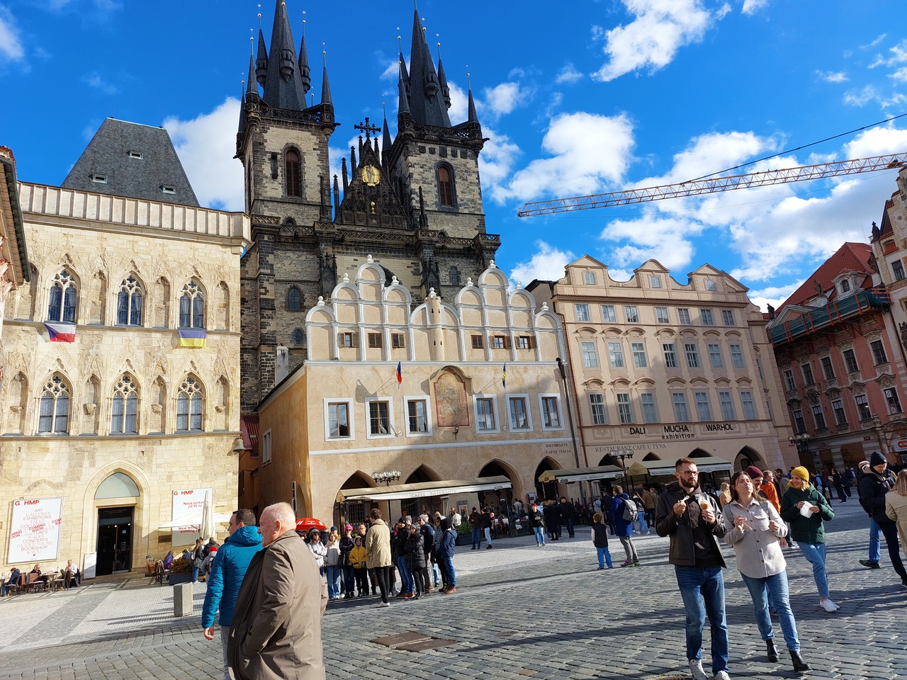 Prague---Plaza-near-Astronomical-Clock-10.jpg