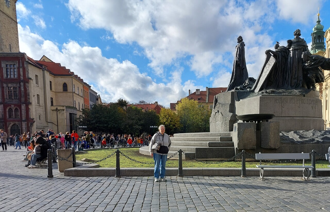 Prague---Plaza-near-Astronomical-Clock-7.jpg