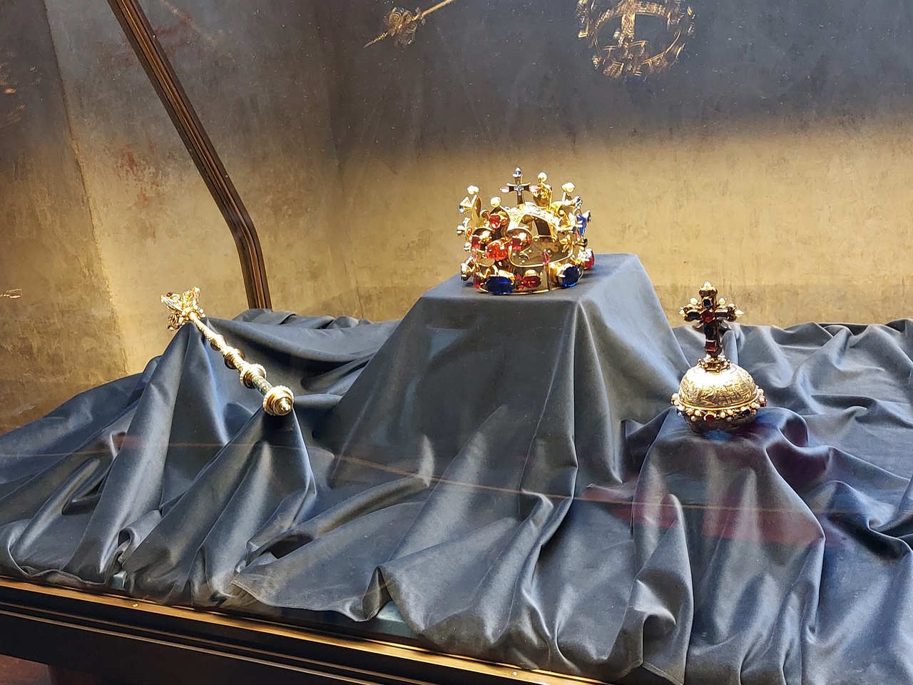 Prague-castle-11-crown-jewels.jpg