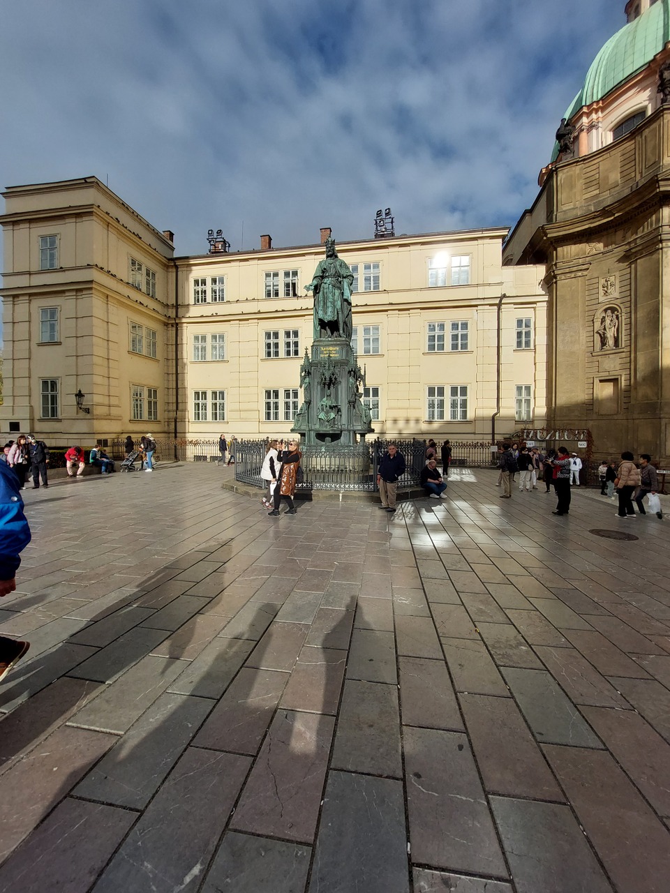 Prague-statue-in-Krizovnicke-Square-1.jpg