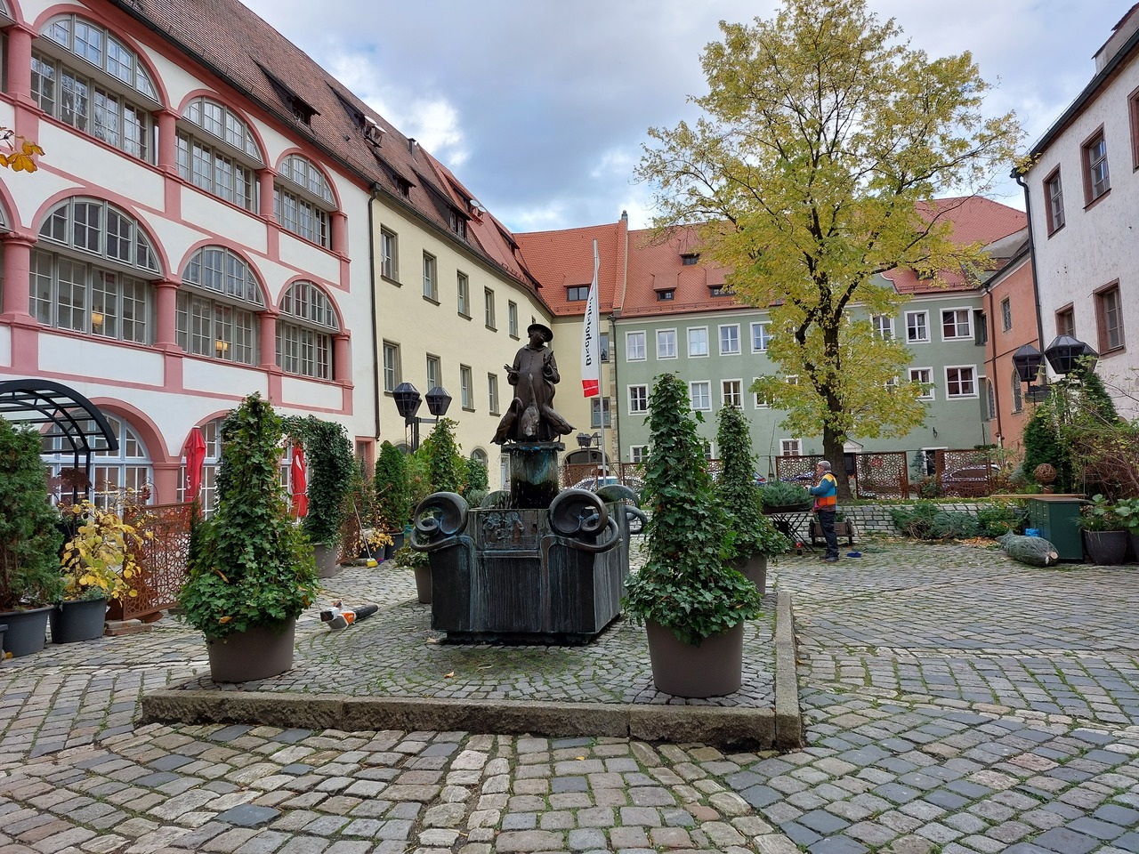 Regensberg---Bier-Garten-1.jpg