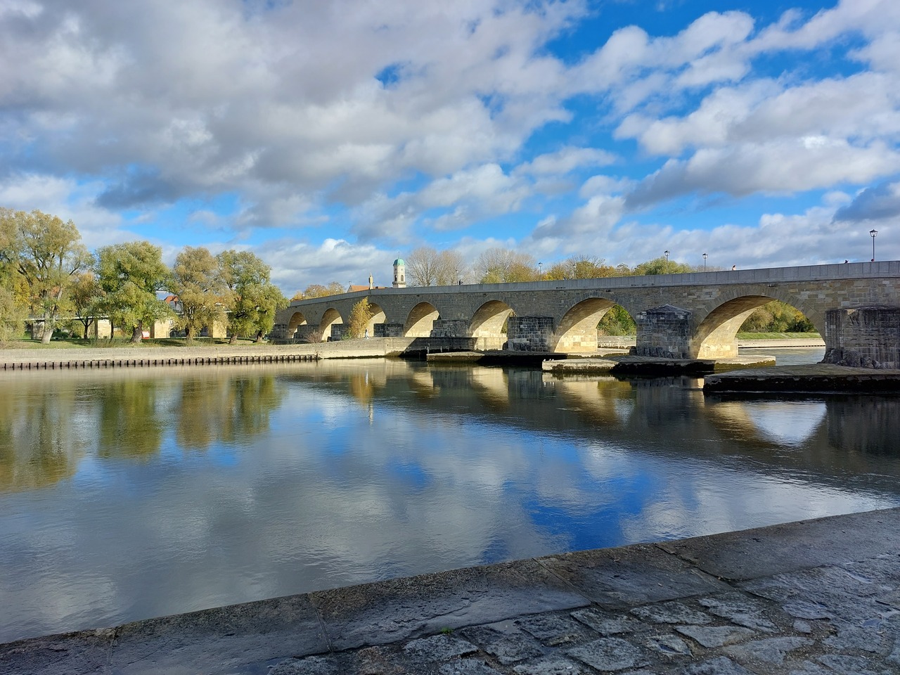 Regensburg-2---The-Stone-Bridge.jpg