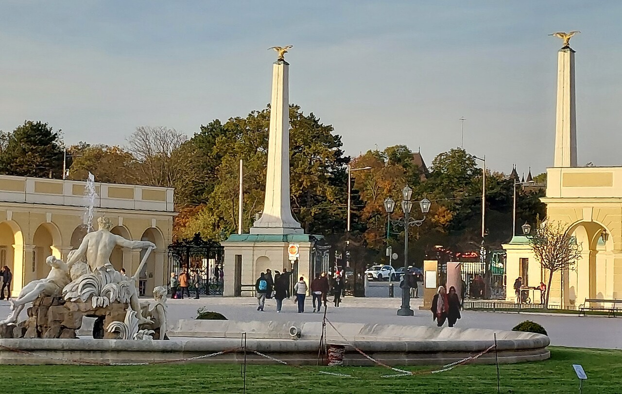 Viena---Schonbrunn-Palace-6-Fountain.jpg